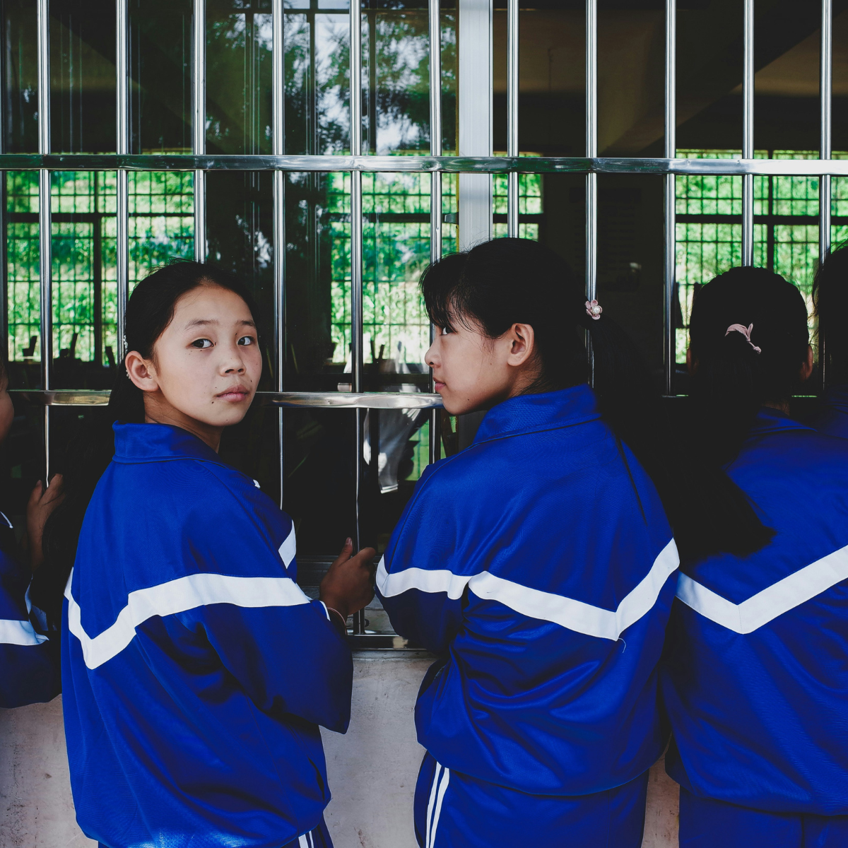 School uniforms school winter uniform track suit students