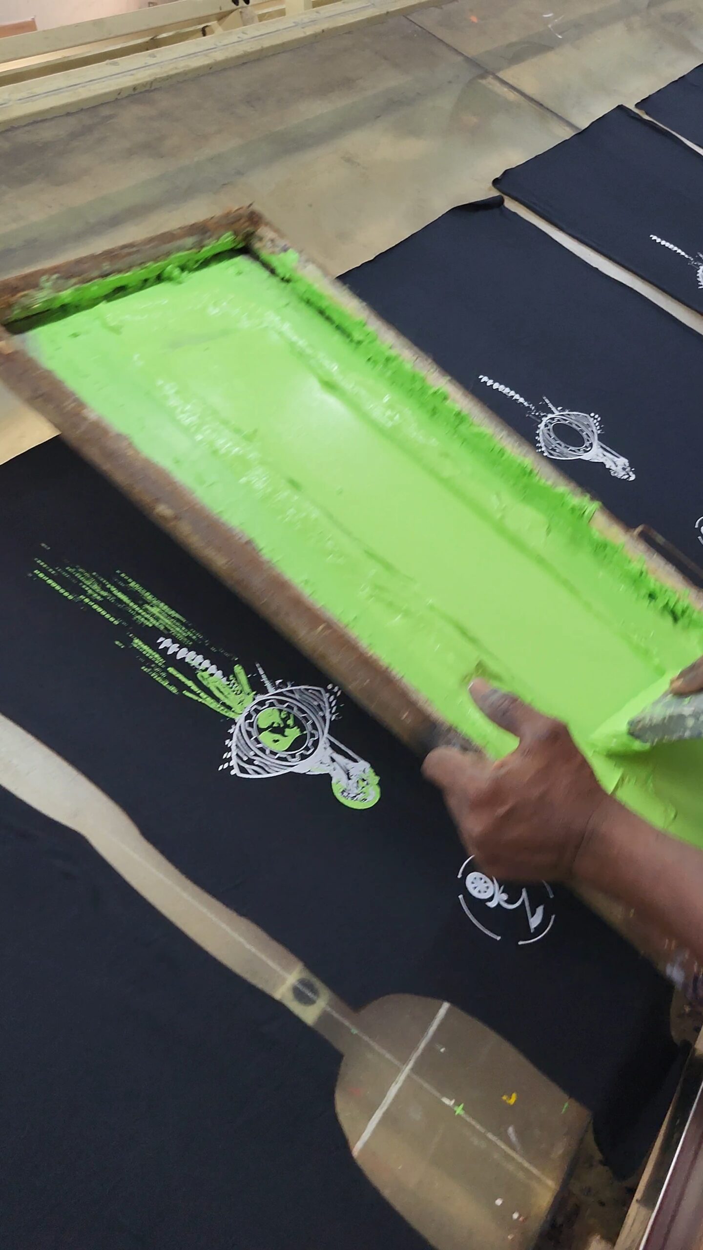 screen printing garment manufacturing process